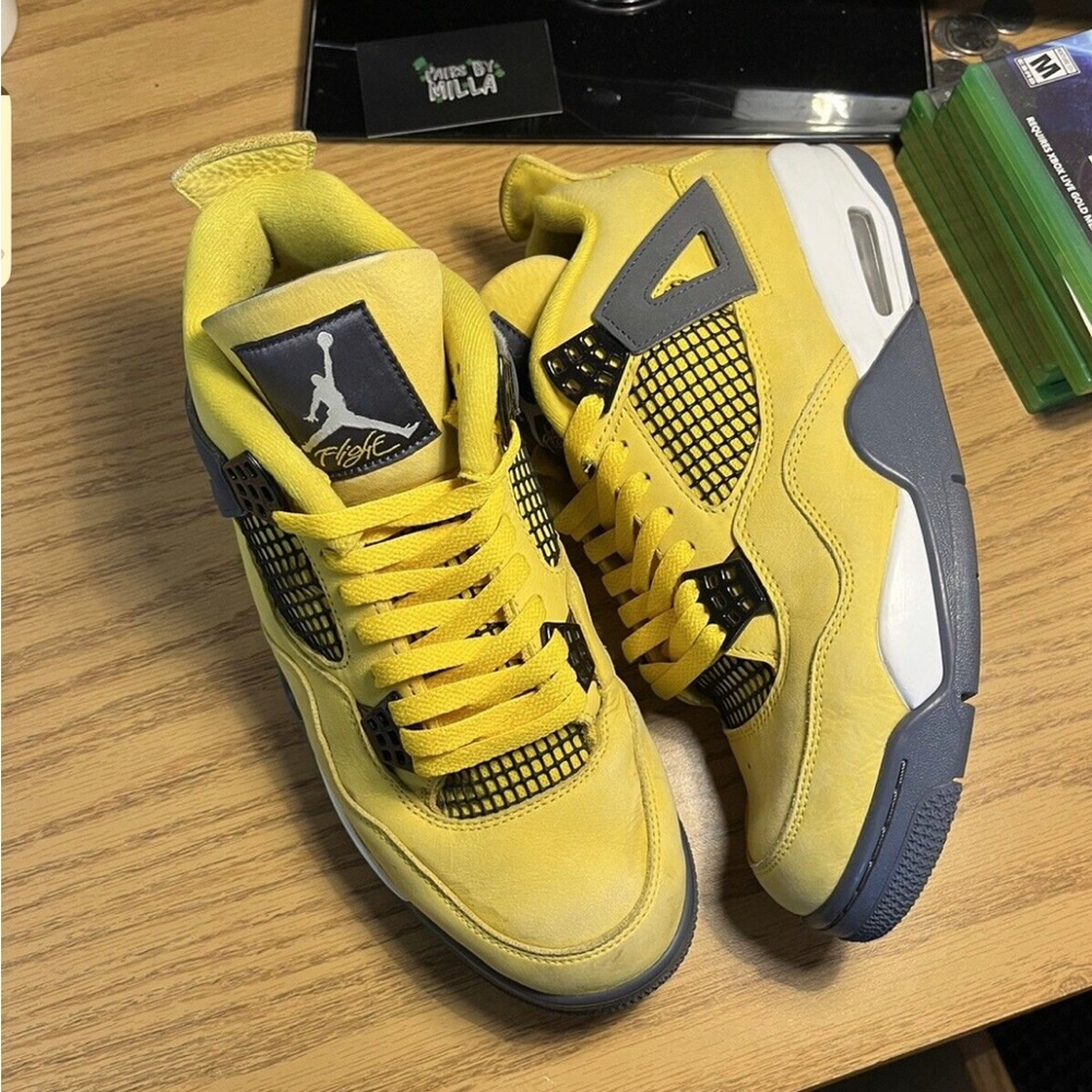 Jordan 4s lighting